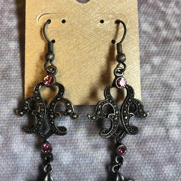 Elegant Earrings - Picture 2 of 4